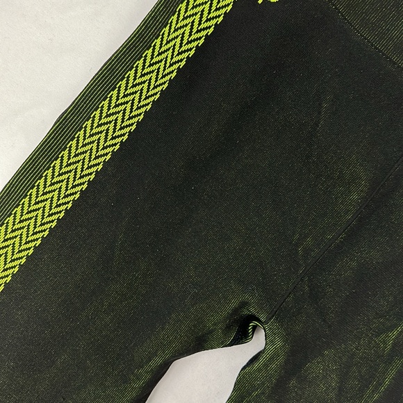 Fabletics High Waisted Seamless Leggings - Picture 5 of 7